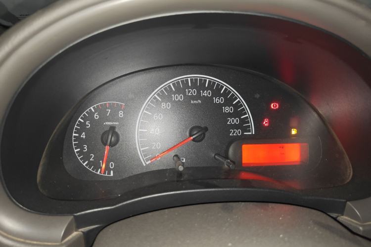 Used Nissan Sunny 2014 1.5XE Manual Comfort Edition Instrument Cluster