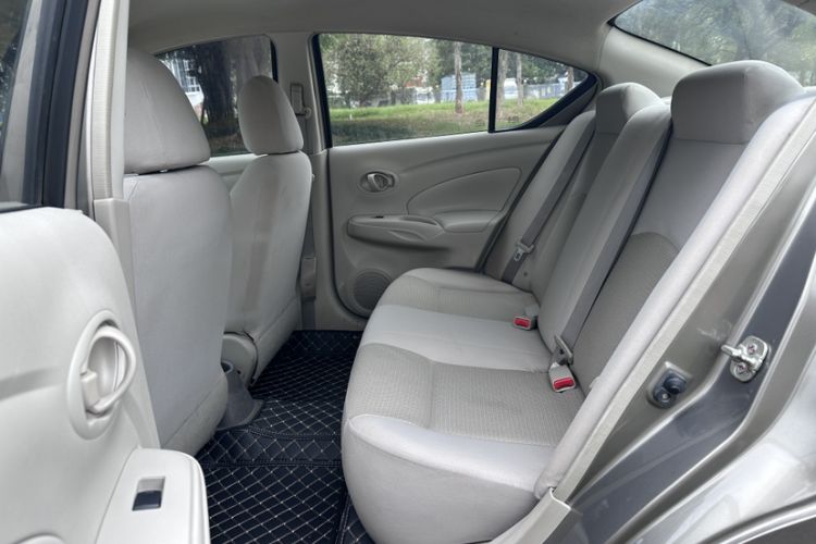 Used Nissan Sunny 2014 1.5XE Manual Comfort Edition Interior 3