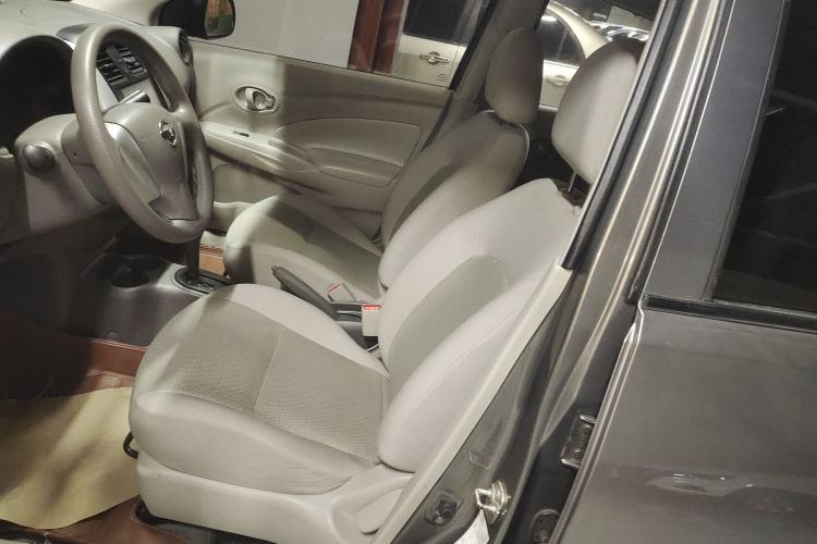Used Nissan Sunny 2014 1.5XE CVT Elite Edition Left Front Seat