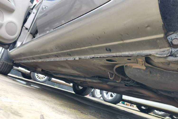 Used Nissan Sunny 2014 1.5XL Manual Deluxe Edition Left Side Sill