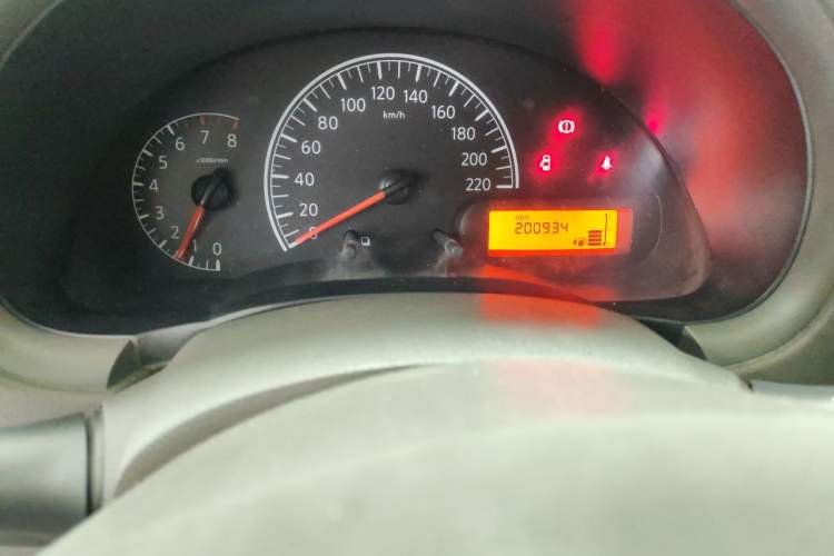 Used Nissan Sunny 2014 1.5XE Manual Comfort Edition Odometer Close Up