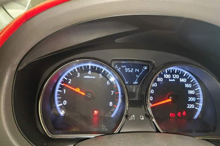 Used Nissan Sunny 2014 1.5XE Manual Comfort Edition Odometer Close Up