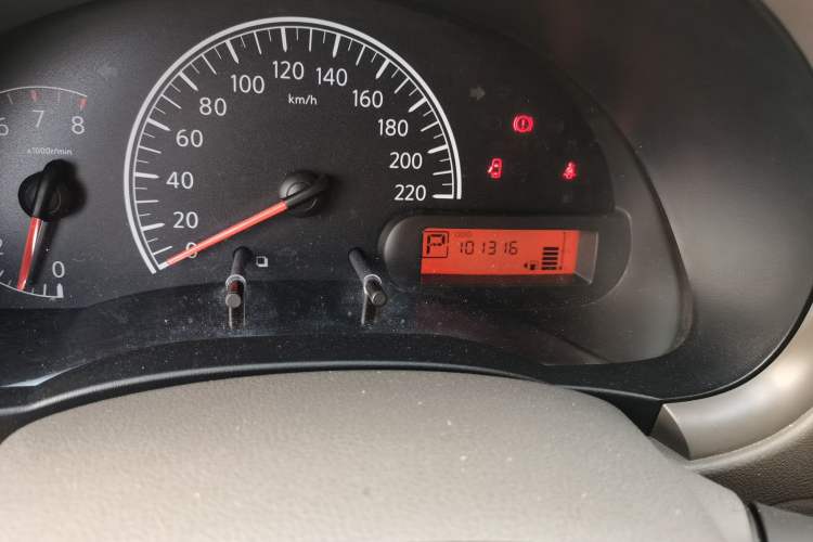 Used Nissan Sunny 2014 1.5XE CVT Elite Edition Odometer Close Up