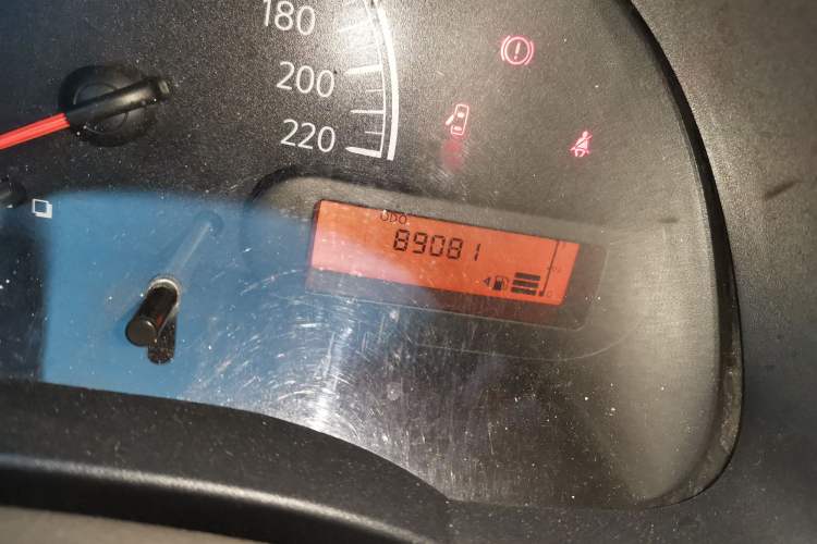 Used Nissan Sunny 2014 1.5XE Manual Comfort Edition Odometer Close Up