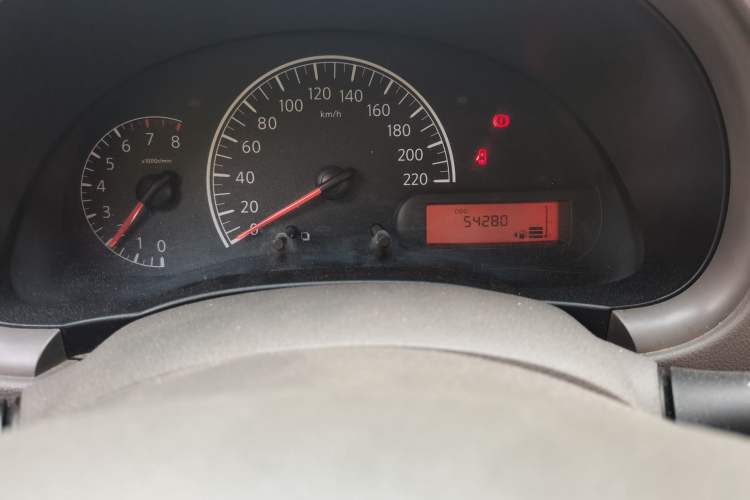 Used Nissan Sunny 2014 1.5XE Manual Elite Edition Odometer Close Up