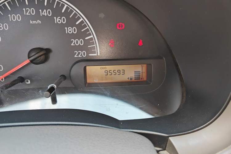 Used Nissan Sunny 2014 1.5XE Manual Comfort Edition Odometer Close Up
