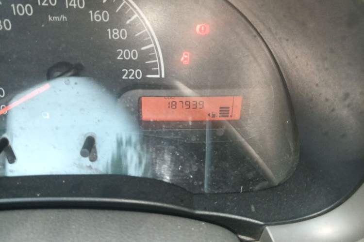 Used Nissan Sunny 2014 1.5XE Manual Elite Edition Odometer Close Up