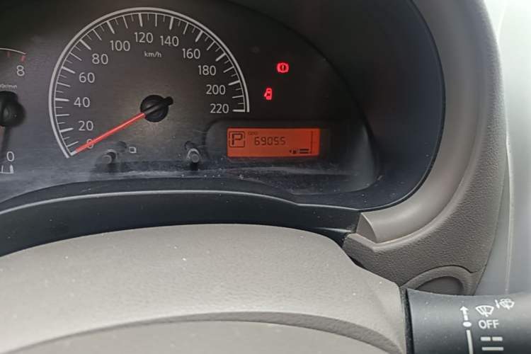 Used Nissan Sunny 2014 1.5XE CVT Comfort Edition Odometer Close Up