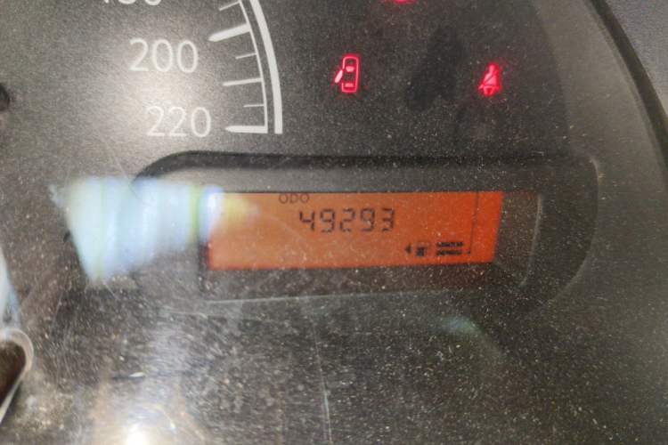 Used Nissan Sunny 2014 1.5XE Manual Comfort Edition Odometer Close Up
