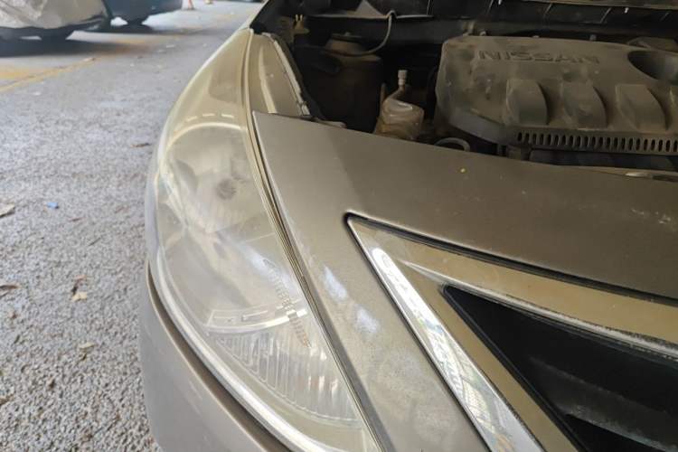 Used Nissan Sunny 2014 1.5XE Manual Comfort Edition Right Front Headlight