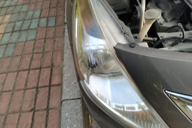 Used Nissan Sunny 2014 1.5XE CVT Elite Edition Right Front Headlight