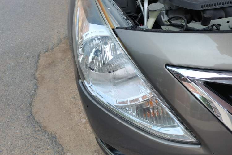 Used Nissan Sunny 2014 1.5XE Manual Elite Edition Right Front Headlight
