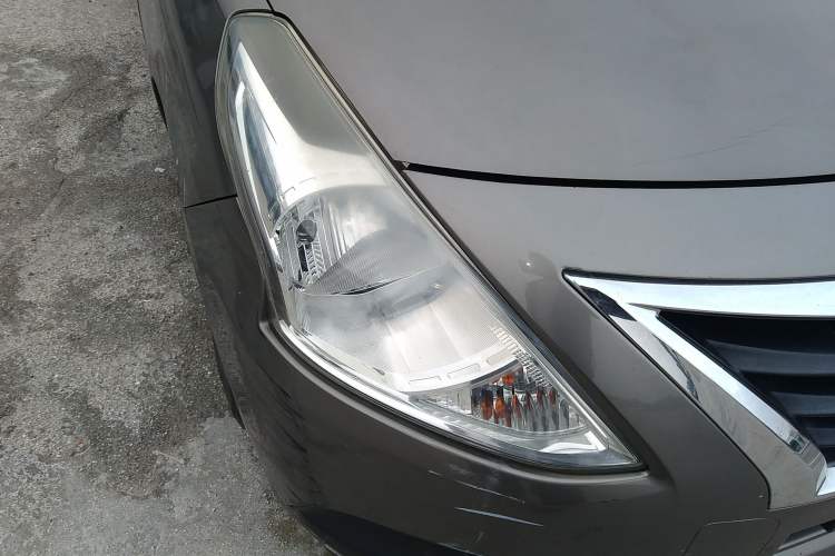 Used Nissan Sunny 2014 1.5XE Manual Elite Edition Right Front Headlight