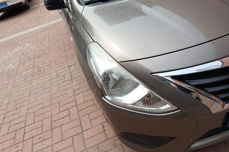 Used Nissan Sunny 2014 1.5XE CVT Comfort Edition Right Front Headlight