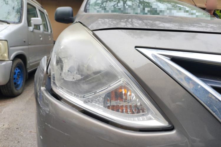 Used Nissan Sunny 2014 1.5XE Manual Comfort Edition Right Front Headlight