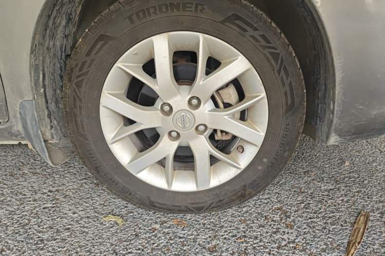 Used Nissan Sunny 2014 1.5XE Manual Comfort Edition Right Front Wheel Hub