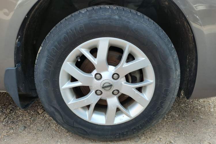 Used Nissan Sunny 2014 1.5XE Manual Elite Edition Right Front Wheel Hub