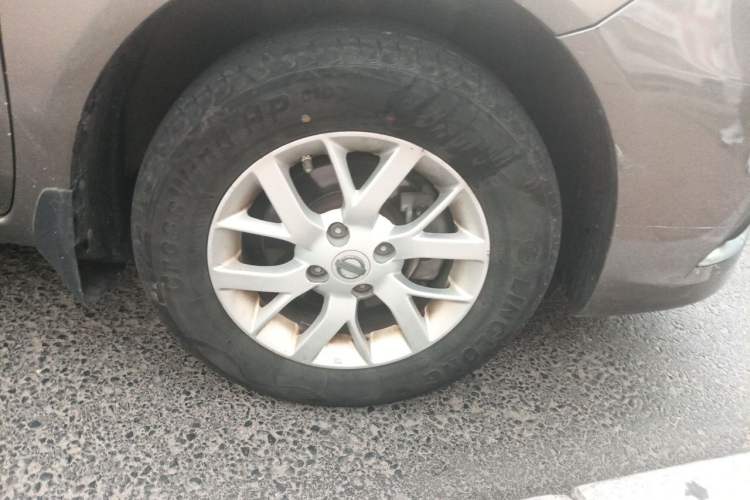 Used Nissan Sunny 2014 1.5XE Manual Elite Edition Right Front Wheel Hub