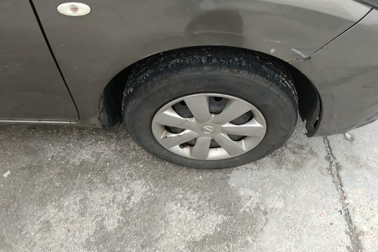 Used Nissan Sunny 2014 1.5XE Manual Elite Edition Right Front Wheel Hub