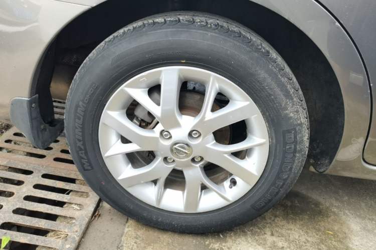 Used Nissan Sunny 2014 1.5XL Manual Deluxe Edition Right Rear Wheel Hub