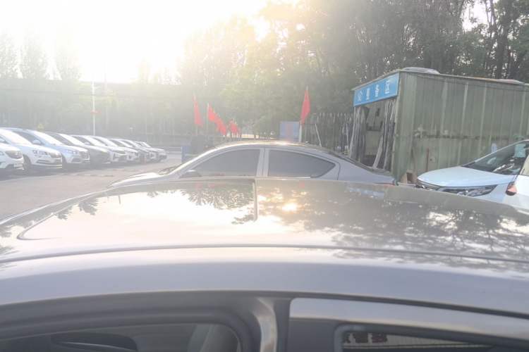 Used Nissan Sunny 2014 1.5XL Manual Deluxe Edition Roof