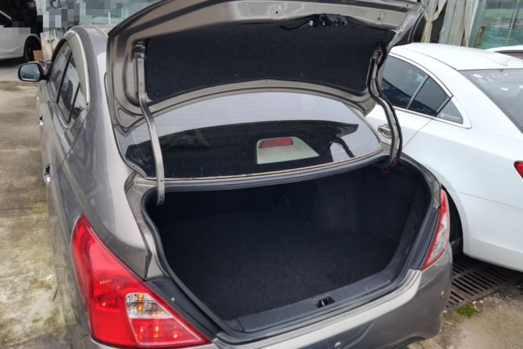 Used Nissan Sunny 2014 1.5XL Manual Deluxe Edition Trunk