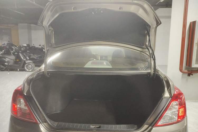 Used Nissan Sunny 2014 1.5XE CVT Elite Edition Trunk