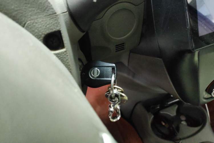 Used Nissan Sunny 2014 1.5XE Manual Comfort Edition Vehicle Key