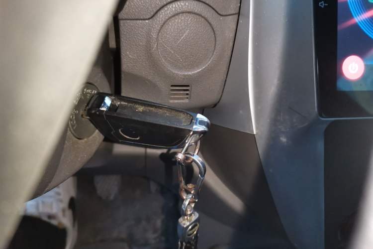 Used Nissan Sunny 2014 1.5XE Manual Comfort Edition Vehicle Key