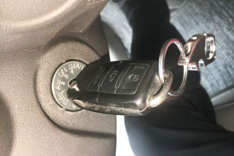 Used Nissan Sunny 2014 1.5XE Manual Elite Edition Vehicle Key