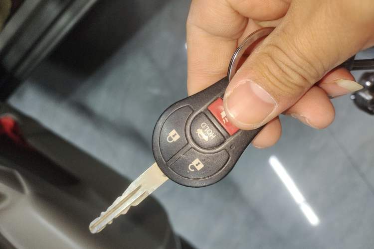 Used Nissan Sunny 2014 1.5XE CVT Elite Edition Vehicle Key