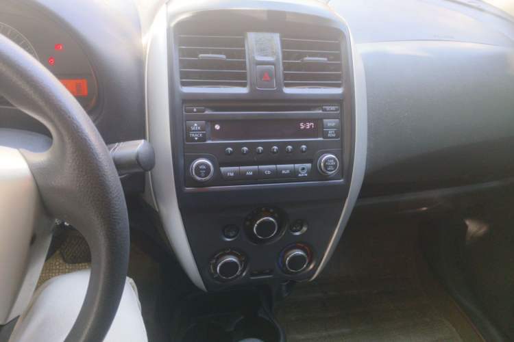 Used Nissan Sunny 2015 1.5XE CVT Comfort Edition Audio And AC Panel