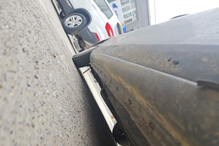 Used Nissan Sunny 2015 1.5XE Manual Comfort Edition Chassis Front Right
