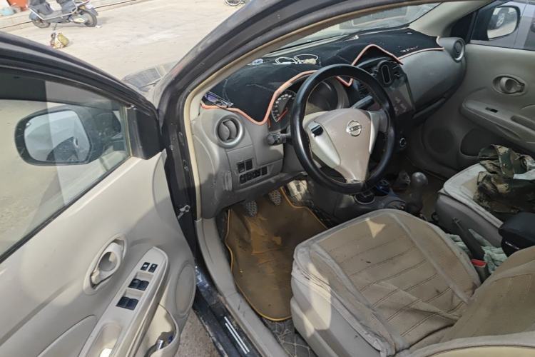Used Nissan Sunny 2015 1.5XE Manual Comfort Edition Driver Seat