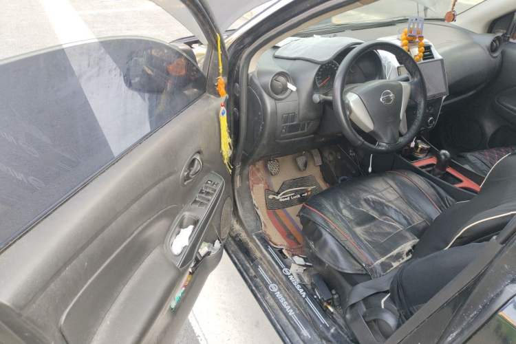 Used Nissan Sunny 2015 1.5XE Manual Comfort Edition Driver Seat