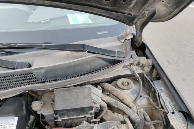 Used Nissan Sunny 2015 1.5XE Manual Comfort Edition Engine Bay Left