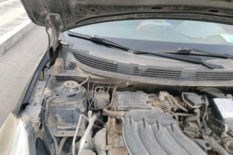 Used Nissan Sunny 2015 1.5XE Manual Comfort Edition Engine Bay Right