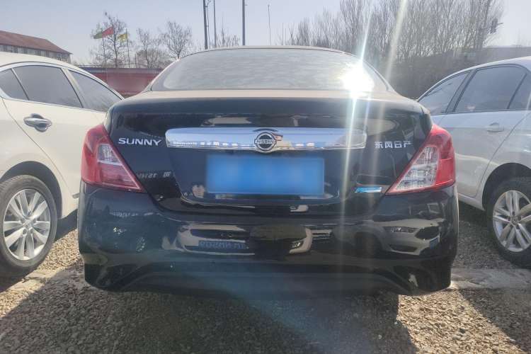 Used Nissan Sunny 2015 1.5XE Manual Comfort Edition Exterior 4