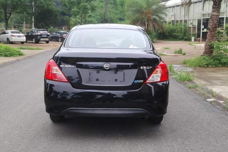 Used Nissan Sunny 2015 1.5XE CVT Comfort Edition Exterior 4