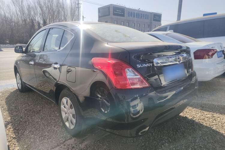 Used Nissan Sunny 2015 1.5XE Manual Comfort Edition Exterior 5