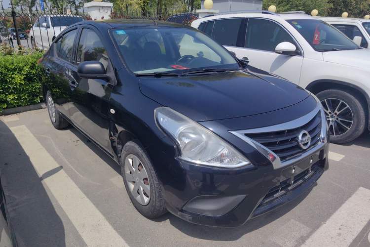 Used Nissan Sunny 2015 1.5XE Manual Comfort Edition Front Right 45 Deg