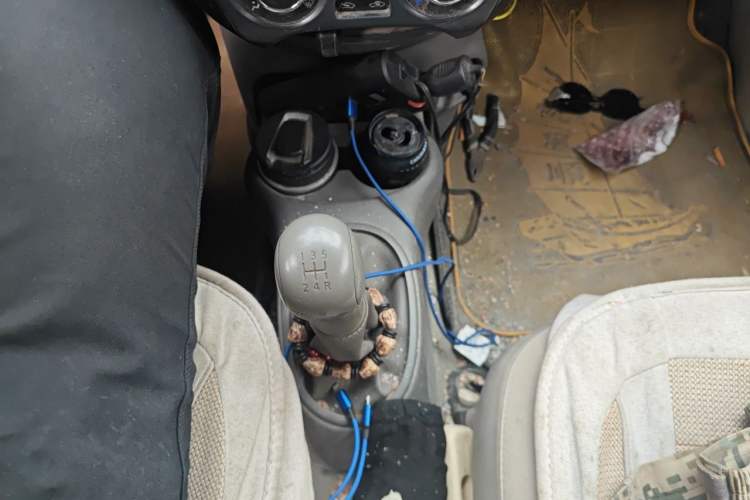 Used Nissan Sunny 2015 1.5XE Manual Comfort Edition Gear Lever
