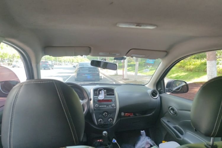 Used Nissan Sunny 2015 1.5XE Manual Elite Edition Headliner