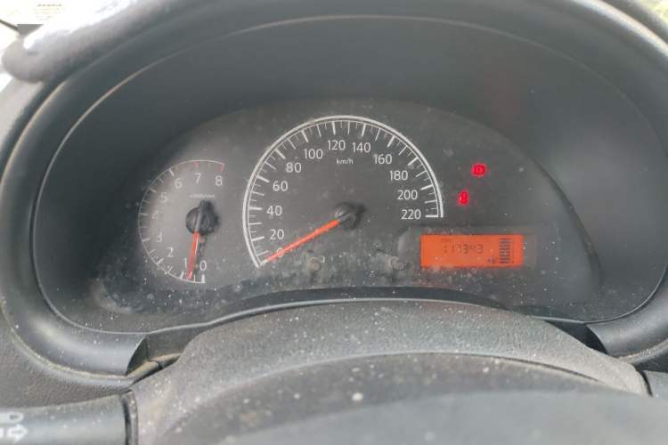 Used Nissan Sunny 2015 1.5XE Manual Comfort Edition Instrument Cluster