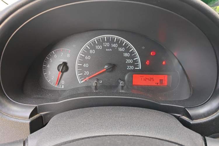 Used Nissan Sunny 2015 1.5XE Manual Comfort Edition Instrument Cluster