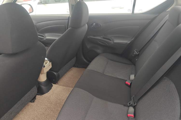 Used Nissan Sunny 2015 1.5XE CVT Comfort Edition Interior 2