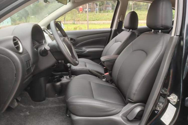 Used Nissan Sunny 2015 1.5XE CVT Comfort Edition Interior 2