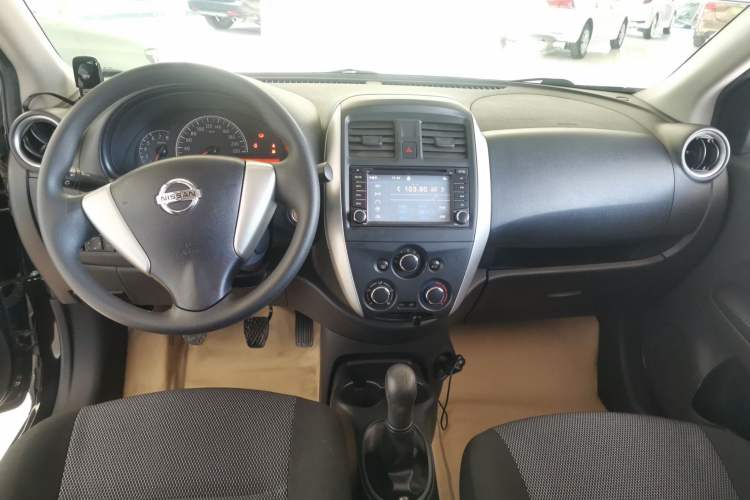 Used Nissan Sunny 2015 1.5XE Manual Master Edition Interior 3