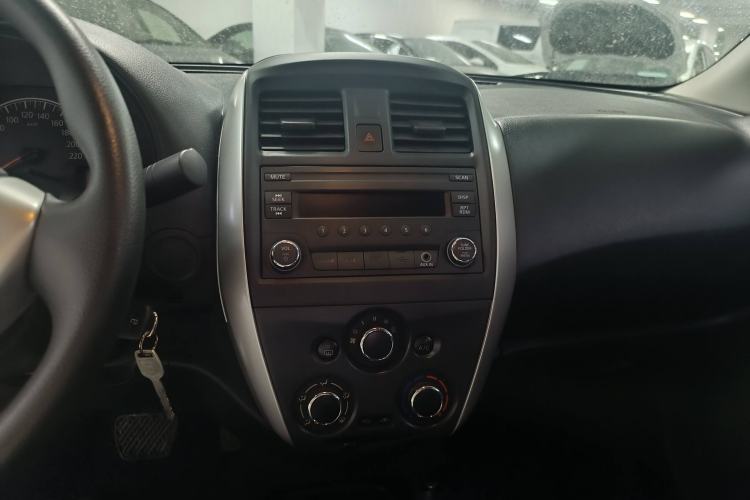 Used Nissan Sunny 2015 1.5XE CVT Comfort Edition Interior 3