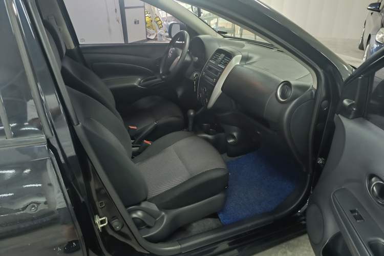 Used Nissan Sunny 2015 1.5XE CVT Comfort Edition Interior 7